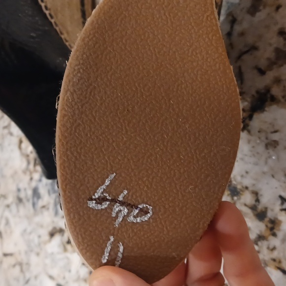 Karl lagerfeld Paris Carina sz 10 Heeled open toe wedge shoes sansdals - Picture 4 of 6